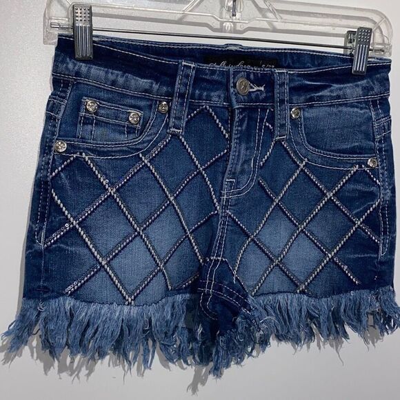 Stella In Dreams Women's Blue Mid Rise Embellished Fringe Jean Shorts Size 27 - Picture 2 of 8